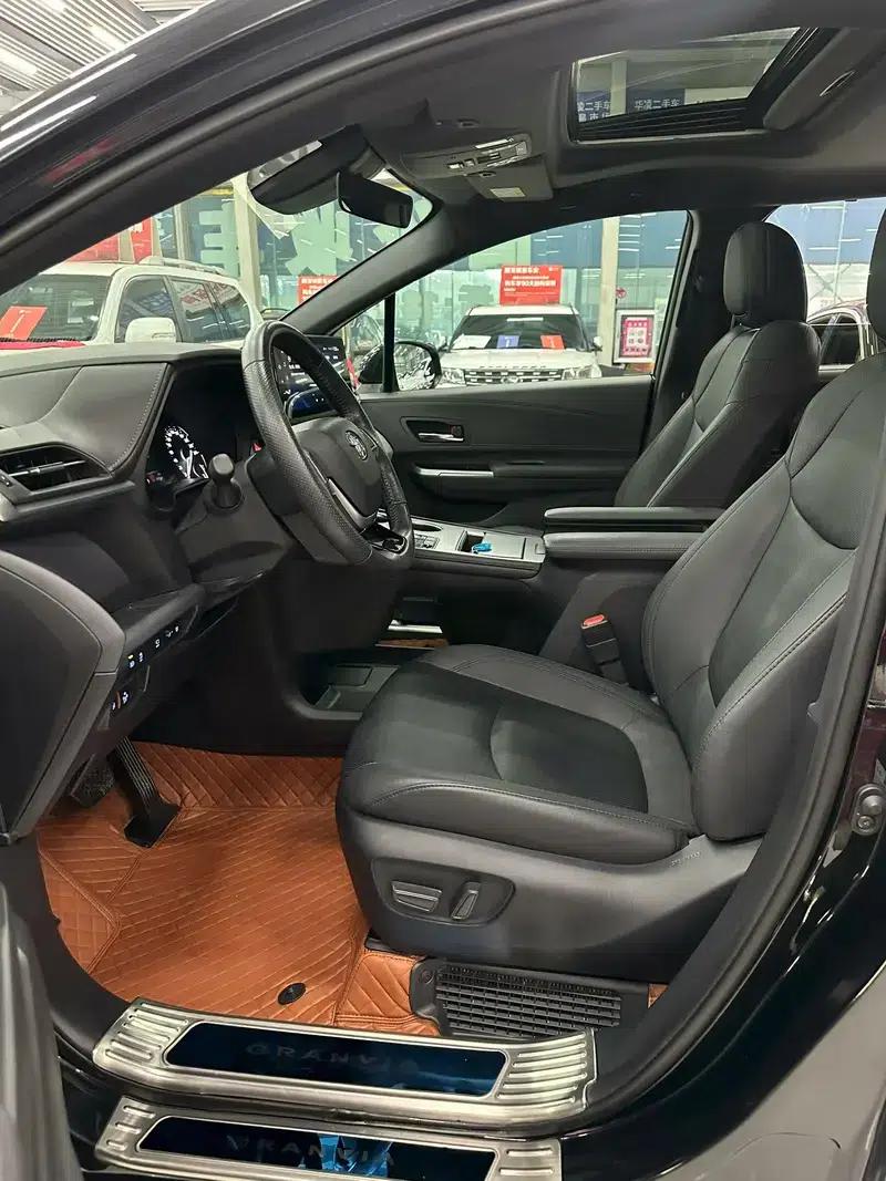 2022 Grevia 2.5L Hybrid Premium Edition — миниатюра 8