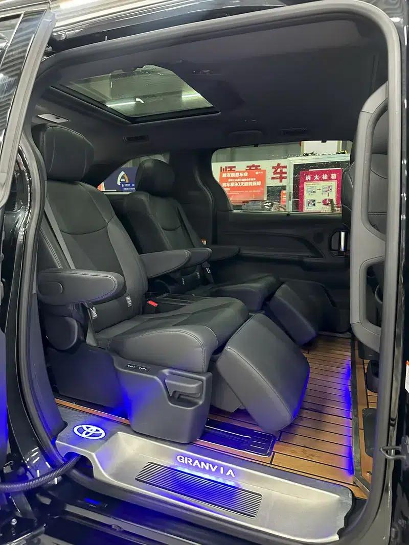 2022 Grevia 2.5L Hybrid Premium Edition — миниатюра 9