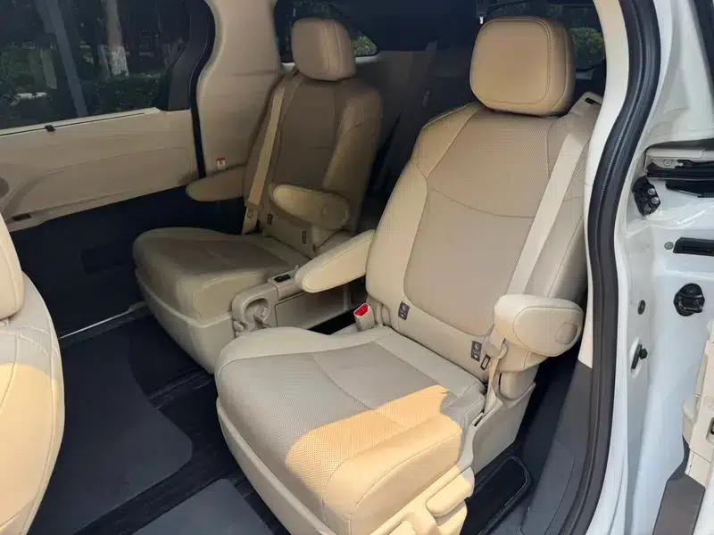 2023 Grevia Intelligent Hybrid Dual Engine 2.5L Premium PLUS — миниатюра 13