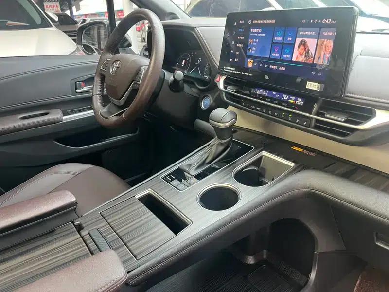 2022 Grevia 2.5L Hybrid Flagship Edition — миниатюра 23