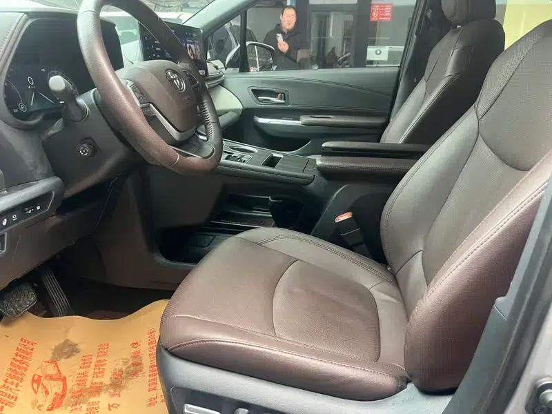 2022 Grevia 2.5L Hybrid Flagship Edition — миниатюра 24