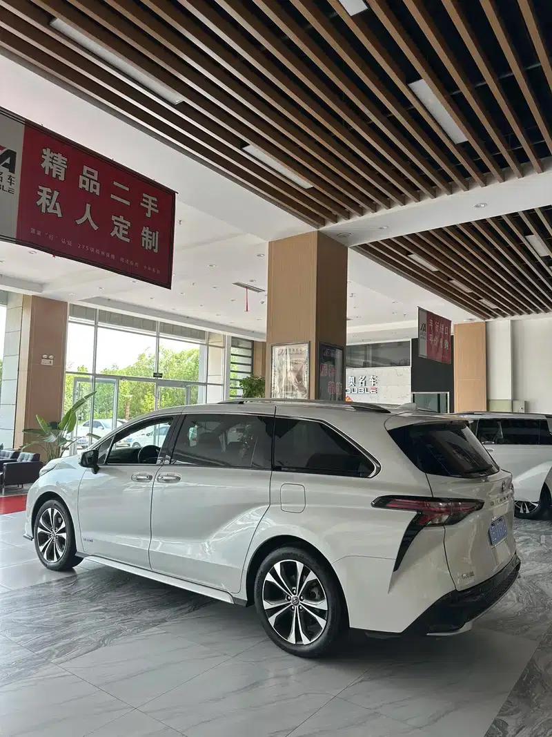 2023 Grevia Intelligent Hybrid Dual Engine 2.5L Premium PLUS — миниатюра 3