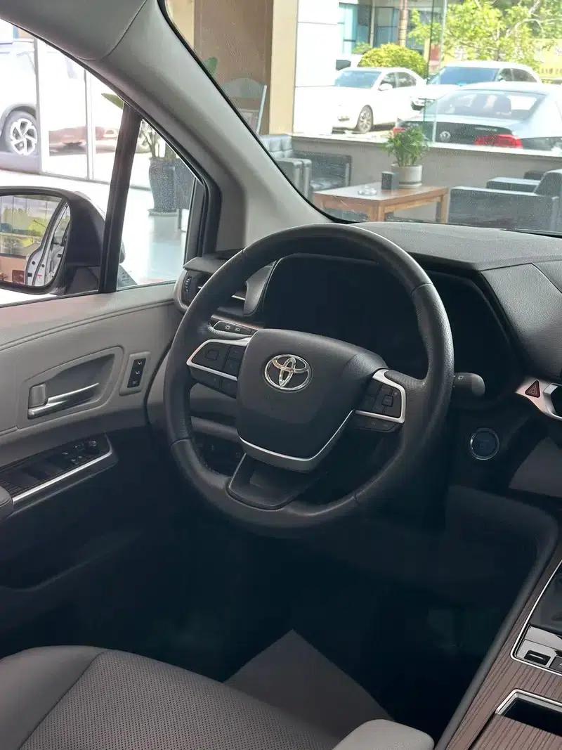 2023 Grevia Intelligent Hybrid Dual Engine 2.5L Premium PLUS — миниатюра 4