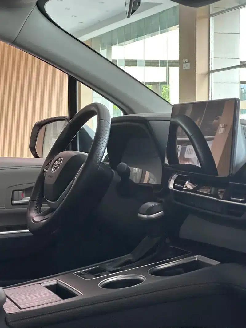 2023 Grevia Intelligent Hybrid Dual Engine 2.5L Premium PLUS — миниатюра 5