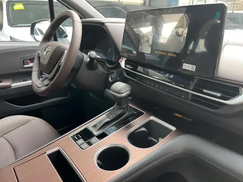 2024 Grevia Intelligent Hybrid Dual Engine 2.5L AWD Premium PLUS Edition — миниатюра 15