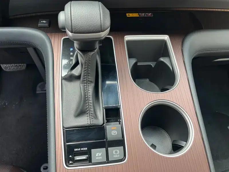 2024 Grevia Intelligent Hybrid Dual Engine 2.5L AWD Premium PLUS Edition — миниатюра 18
