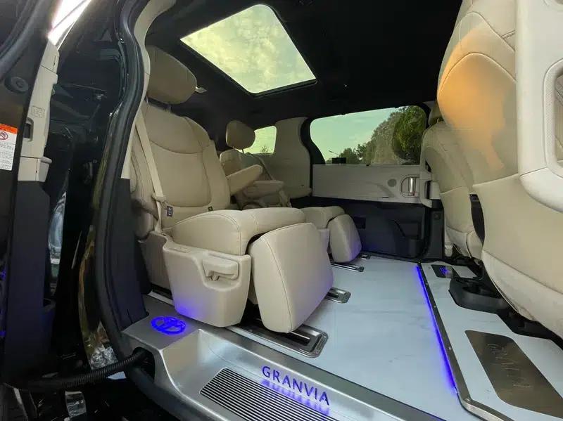 2022 Grevia 2.5L Hybrid Premium Edition — миниатюра 11