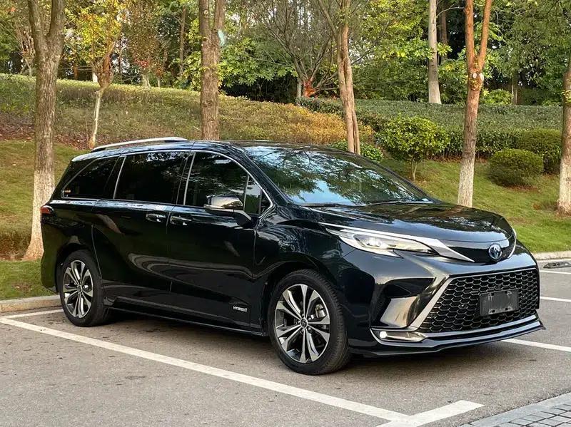 2022 Grevia 2.5L Hybrid Premium Edition — миниатюра 18