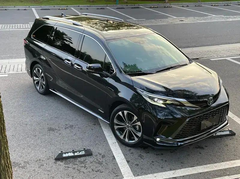 2022 Grevia 2.5L Hybrid Premium Edition — миниатюра 19