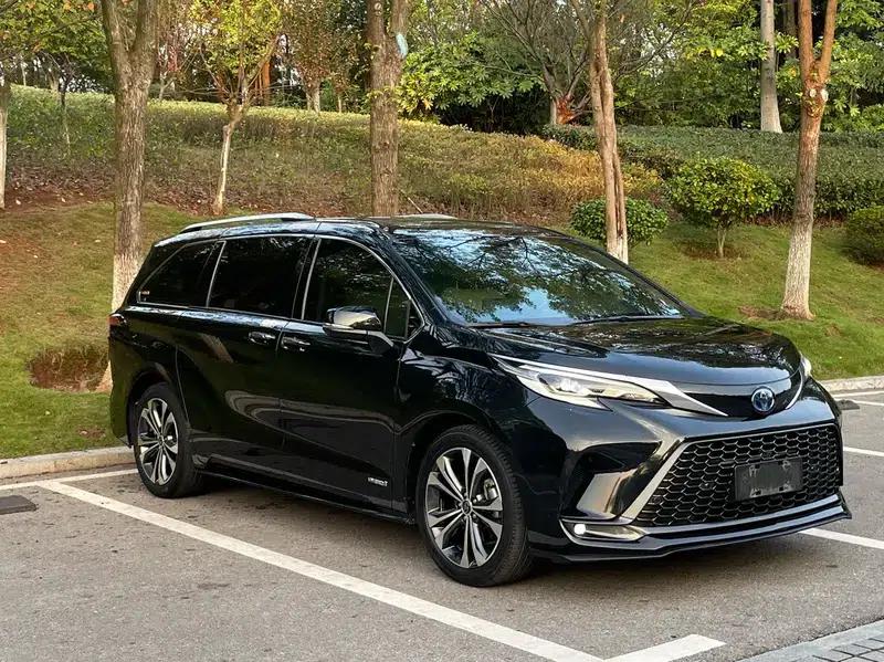 2022 Grevia 2.5L Hybrid Premium Edition — миниатюра 3