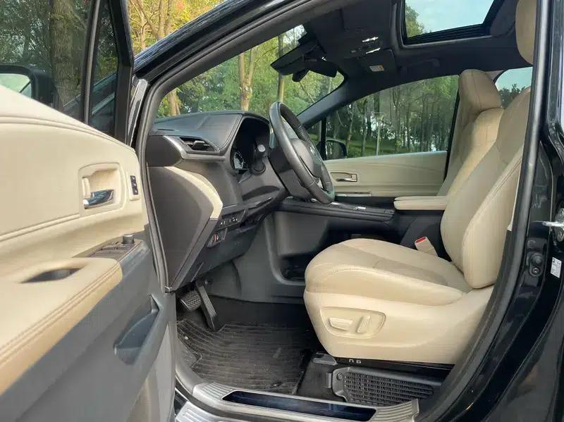 2022 Grevia 2.5L Hybrid Premium Edition — миниатюра 25
