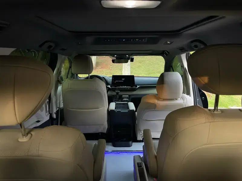 2022 Grevia 2.5L Hybrid Premium Edition — миниатюра 26