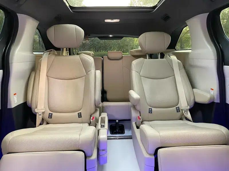 2022 Grevia 2.5L Hybrid Premium Edition — миниатюра 30