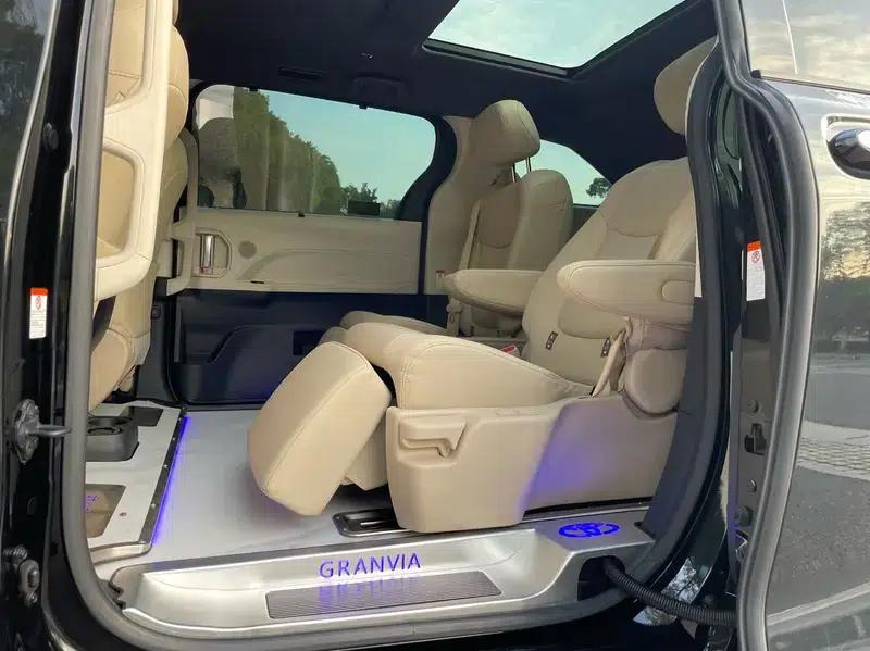 2022 Grevia 2.5L Hybrid Premium Edition — миниатюра 32