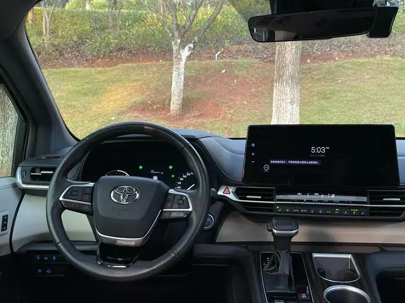 2022 Grevia 2.5L Hybrid Premium Edition — миниатюра 10