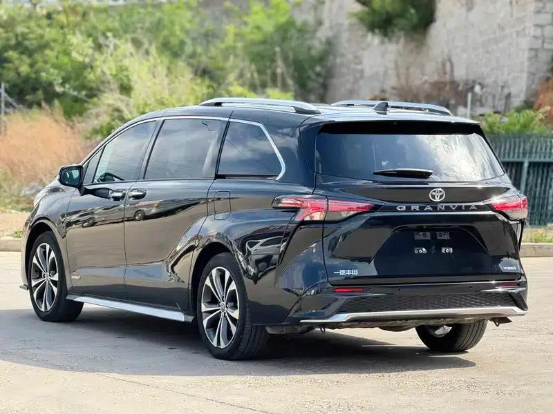 2023 Grevia Intelligent Hybrid Dual Engine 2.5L Premium PLUS — миниатюра 3