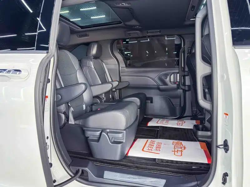 2024 Grevia Intelligent Hybrid Dual Engine 2.5L Two-Wheel Drive Premium PLUS Edition — миниатюра 17