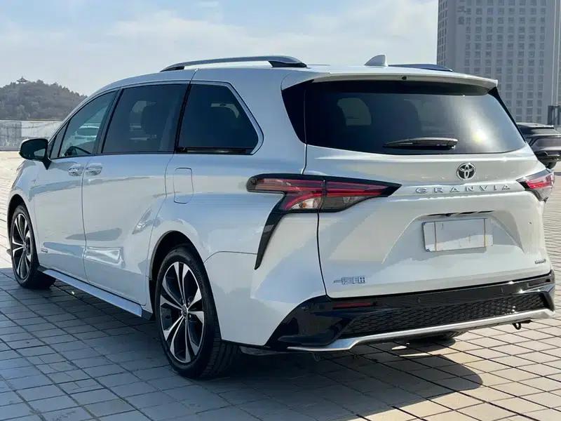 2023 Grevia Intelligent Hybrid Dual Engine 2.5L Premium PLUS — миниатюра 4