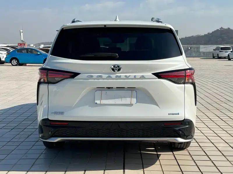 2023 Grevia Intelligent Hybrid Dual Engine 2.5L Premium PLUS — миниатюра 5
