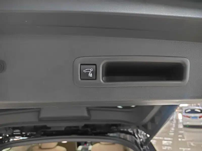 2024 Grevia Intelligent Hybrid Dual Engine 2.5L Two-Wheel Drive Premium PLUS Edition — миниатюра 12