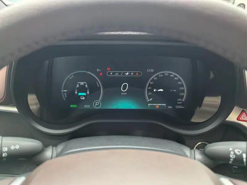 2024 Grevia Intelligent Hybrid Dual Engine 2.5L AWD Premium PLUS Edition — миниатюра 17