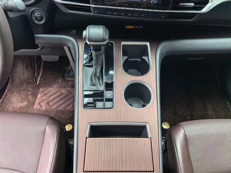 2024 Grevia Intelligent Hybrid Dual Engine 2.5L AWD Premium PLUS Edition — миниатюра 19