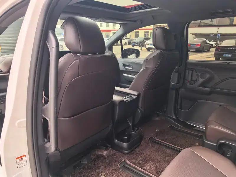 2024 Grevia Intelligent Hybrid Dual Engine 2.5L AWD Premium PLUS Edition — миниатюра 24