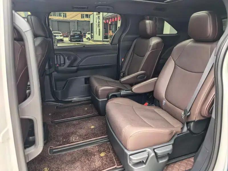 2024 Grevia Intelligent Hybrid Dual Engine 2.5L AWD Premium PLUS Edition — миниатюра 25