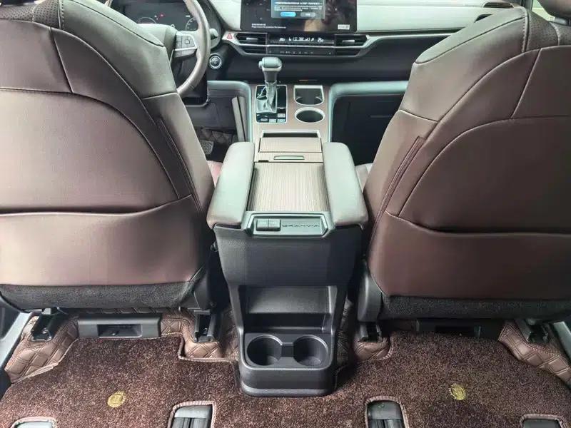 2024 Grevia Intelligent Hybrid Dual Engine 2.5L AWD Premium PLUS Edition — миниатюра 27
