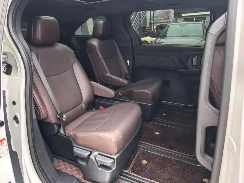 2024 Grevia Intelligent Hybrid Dual Engine 2.5L AWD Premium PLUS Edition — миниатюра 28