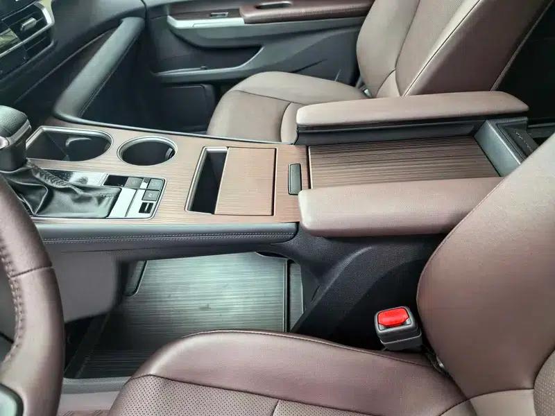 2024 Grevia Intelligent Hybrid Dual Engine 2.5L AWD Premium PLUS Edition — миниатюра 29