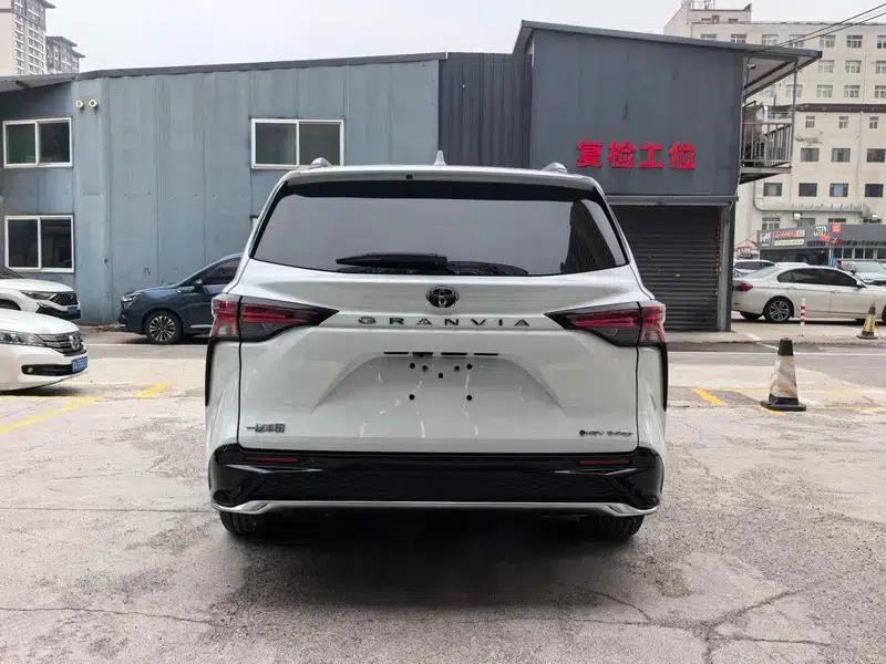 2024 Grevia Intelligent Hybrid Dual Engine 2.5L AWD Premium PLUS Edition — миниатюра 4