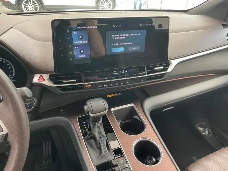 2024 Grevia Intelligent Hybrid Dual Engine 2.5L AWD Premium PLUS Edition — миниатюра 15