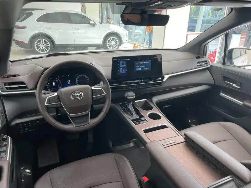 2024 Grevia Intelligent Hybrid Dual Engine 2.5L AWD Premium PLUS Edition — миниатюра 22
