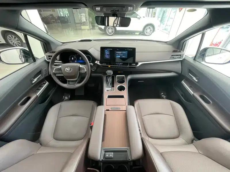 2024 Grevia Intelligent Hybrid Dual Engine 2.5L AWD Premium PLUS Edition — миниатюра 23