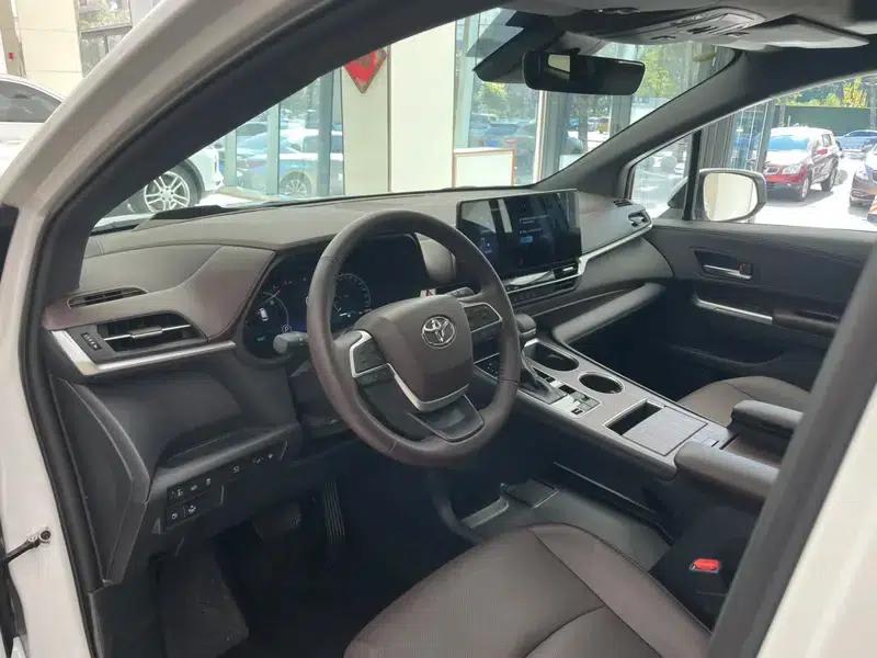 2024 Grevia Intelligent Hybrid Dual Engine 2.5L AWD Premium PLUS Edition — миниатюра 25