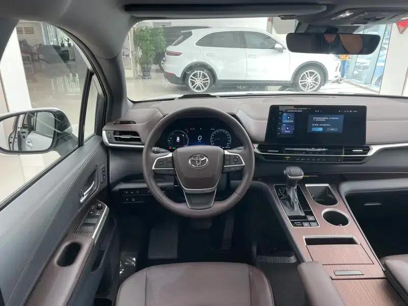 2024 Grevia Intelligent Hybrid Dual Engine 2.5L AWD Premium PLUS Edition — миниатюра 27