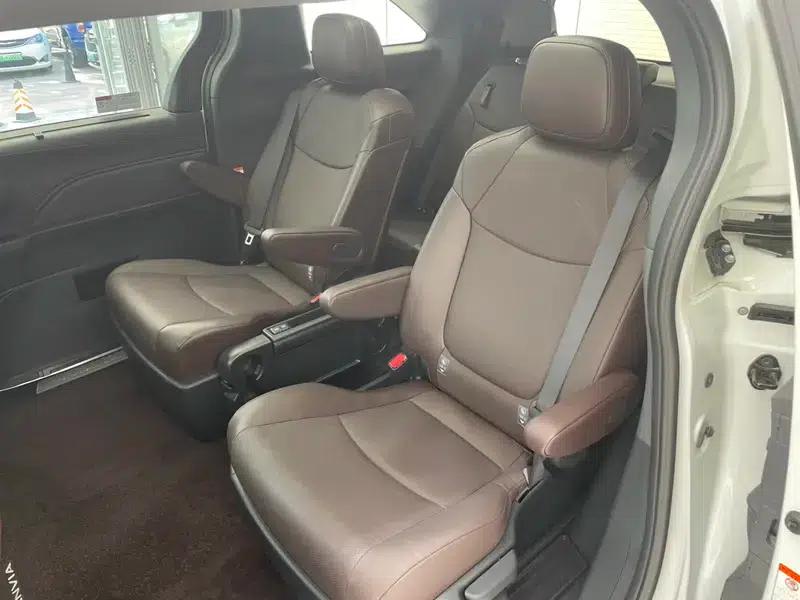 2024 Grevia Intelligent Hybrid Dual Engine 2.5L AWD Premium PLUS Edition — миниатюра 32