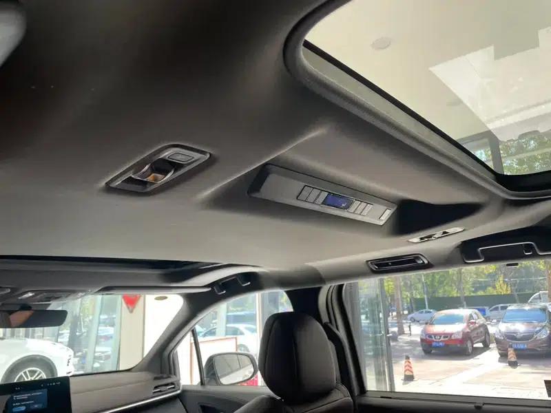 2024 Grevia Intelligent Hybrid Dual Engine 2.5L AWD Premium PLUS Edition — миниатюра 33