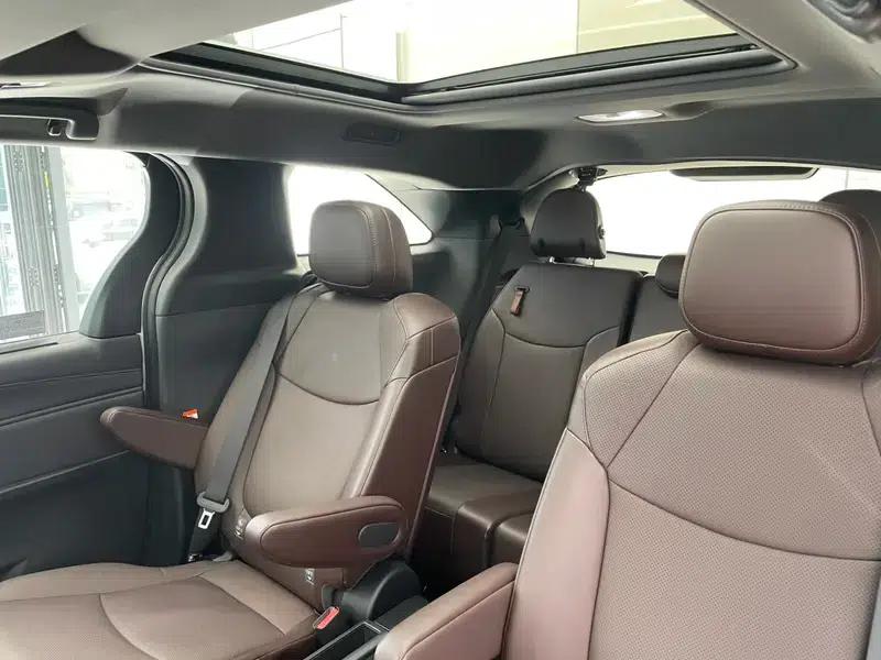 2024 Grevia Intelligent Hybrid Dual Engine 2.5L AWD Premium PLUS Edition — миниатюра 36