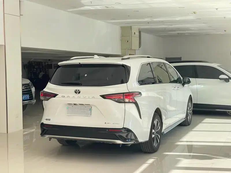2024 Grevia Intelligent Hybrid Dual Engine 2.5L AWD Premium PLUS Edition — миниатюра 7