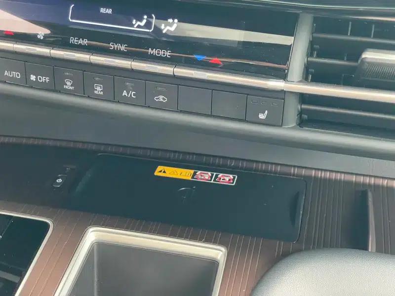 2024 Grevia Intelligent Hybrid Dual Engine 2.5L AWD Premium PLUS Edition — миниатюра 9