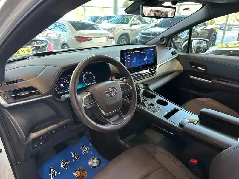 2022 Grevia 2.5L Hybrid Flagship Edition — миниатюра 19