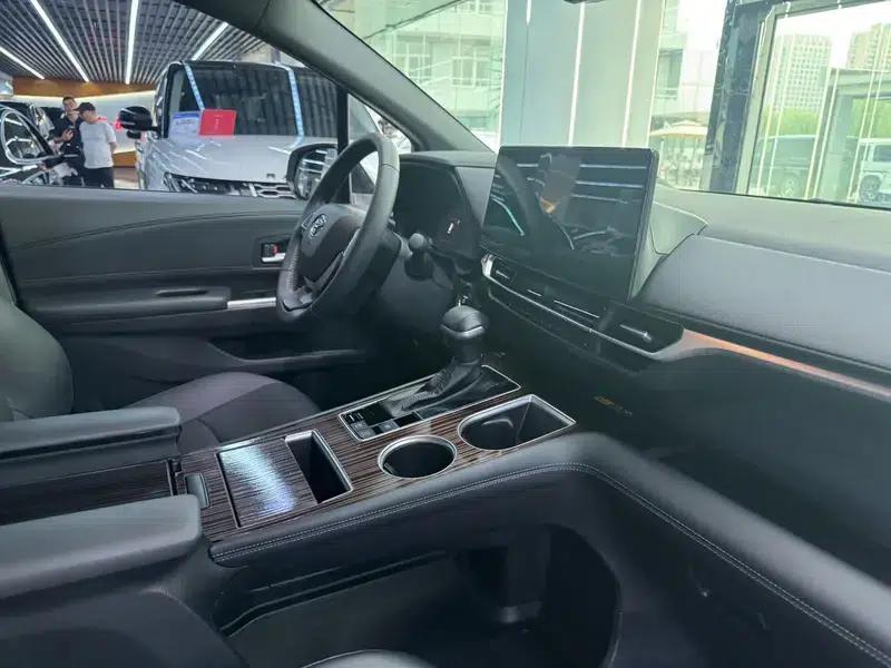 2024 Grevia Intelligent Hybrid Dual Engine 2.5L Two-Wheel Drive Premium PLUS Edition — миниатюра 15