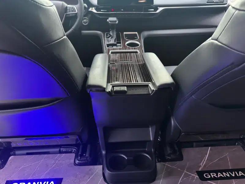 2024 Grevia Intelligent Hybrid Dual Engine 2.5L Two-Wheel Drive Premium PLUS Edition — миниатюра 19