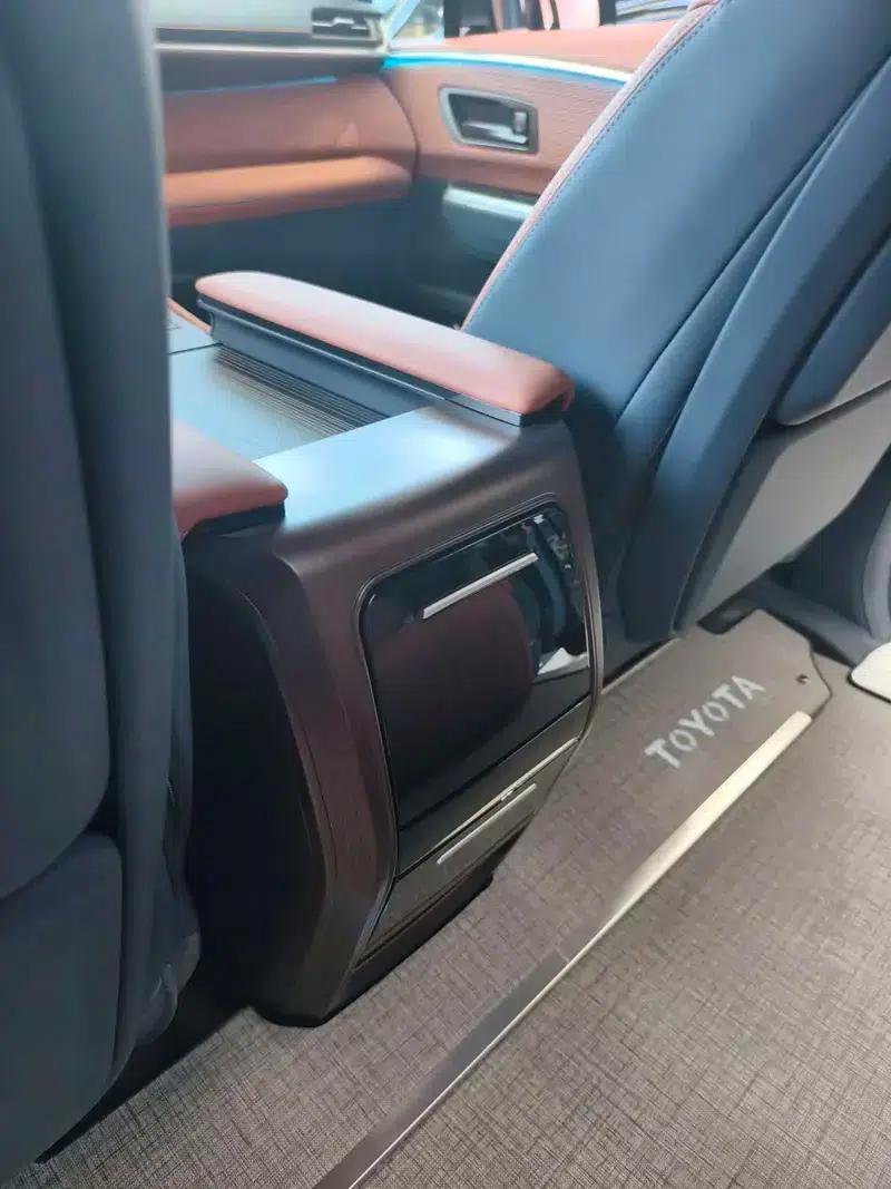2024 Grevia Intelligent Hybrid Dual Engine 2.5L Two-Wheel Drive Comfort Edition — миниатюра 12