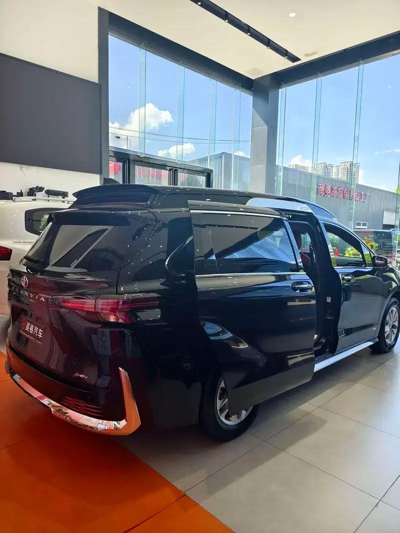 2024 Grevia Intelligent Hybrid Dual Engine 2.5L Two-Wheel Drive Comfort Edition — миниатюра 3