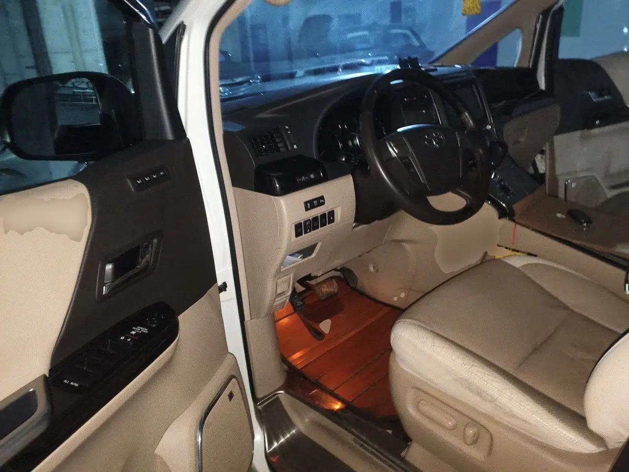 Toyota Alphard 2012 3.5L Luxury Edition — миниатюра 16