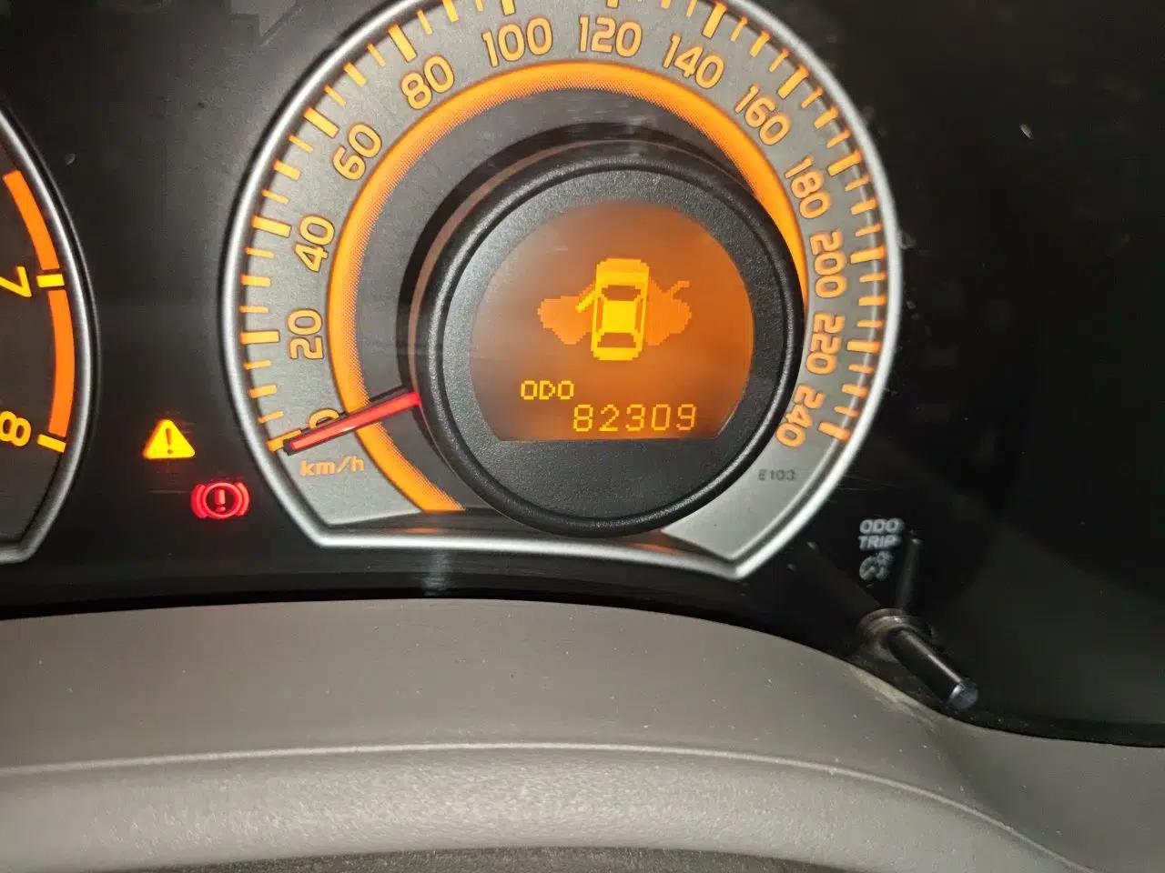 Toyota Corolla 2008 1.8L Automatic GL-i Sunroof Special Edition — миниатюра 12