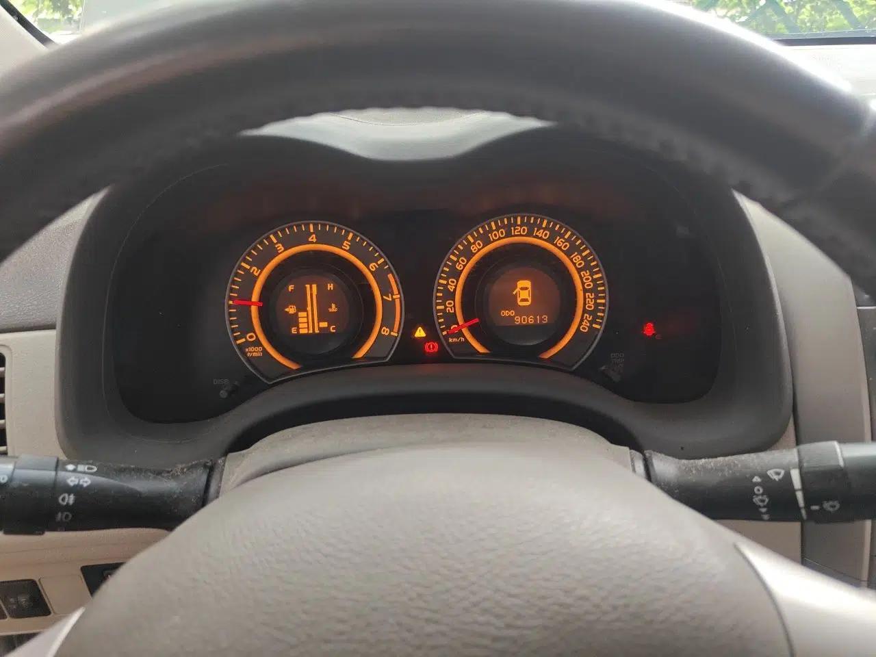 Toyota Corolla 2008 1.8L Manual GL-i Sunroof Special Edition — миниатюра 11